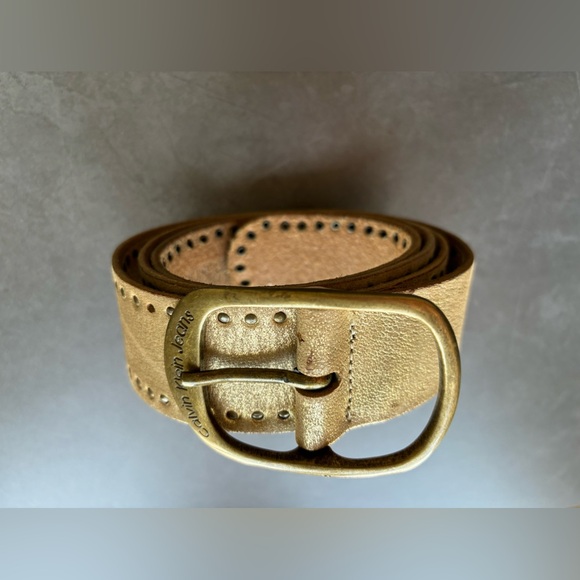 Calvin Klein Women’s Genuine Leather Gold Distressed Belt Adjustable up to 37” - Picture 3 of 12